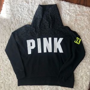 Victoria’s Secret PINK sweatshirt 🤩